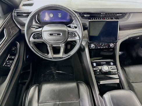 Used 2023 Jeep Grand Cherokee Overland w/ Adv Protech Group III AWD/4WD image 4