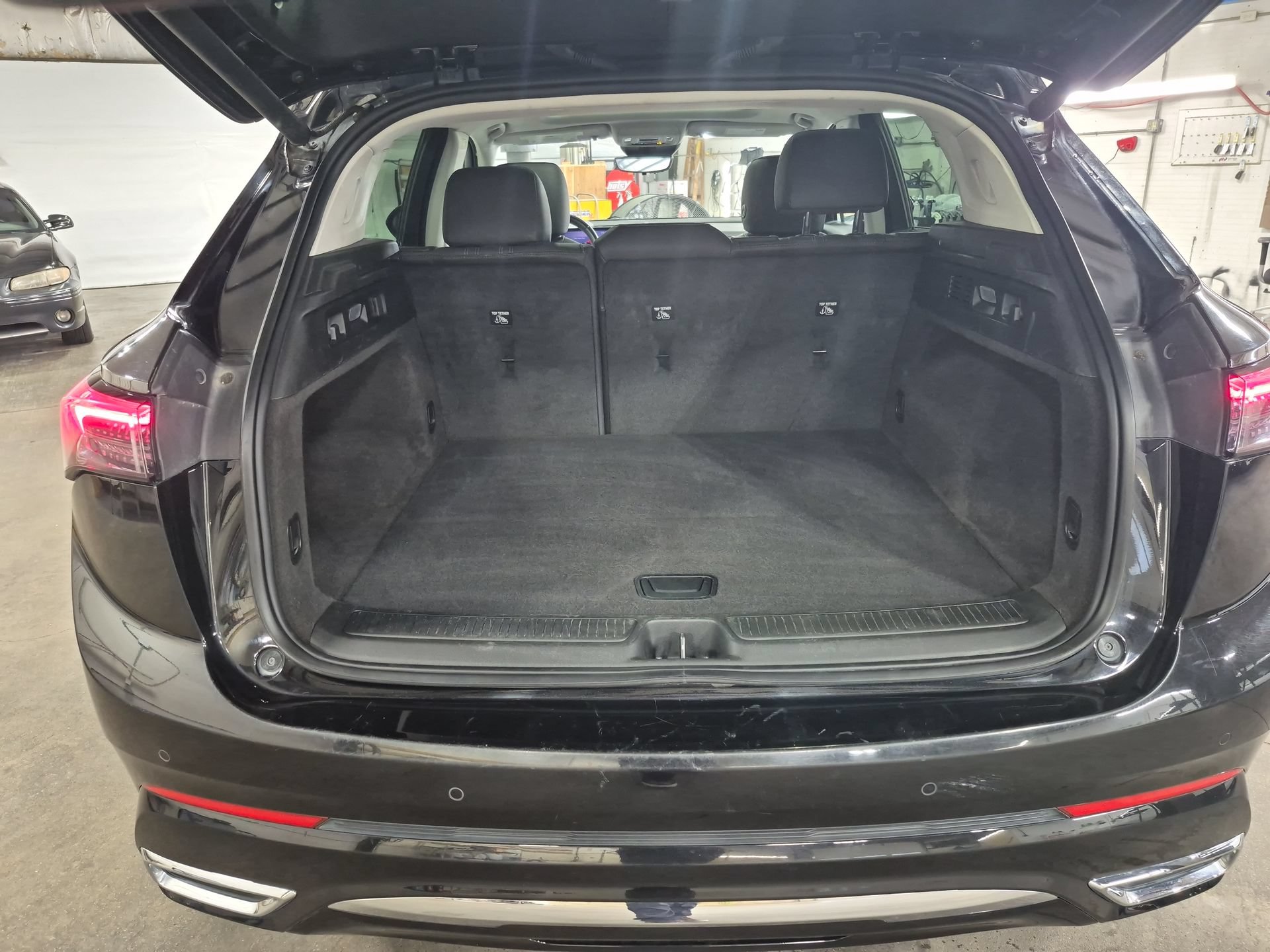 Used 2024 Buick Envision Avenir AWD/4WD image 28