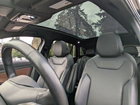 Certified 2022 Volkswagen ID.4 Pro S w/ Gradient Package image 23