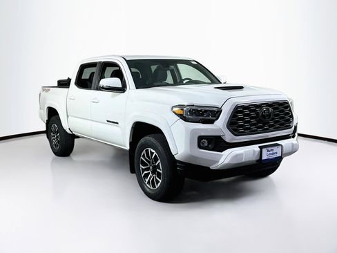 Used 2023 Toyota Tacoma TRD Sport AWD/4WD image 3