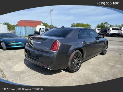 Used 2018 Chrysler 300 S w/ 300S Premium Group image 5