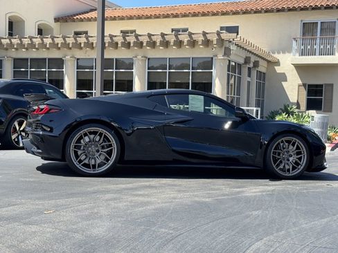 Used 2025 Chevrolet Corvette Z06 w/ Stealth Interior Trim Package RWD image 5