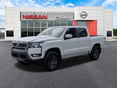 Certified 2025 Nissan Frontier SV w/ SV Convenience Package image 8