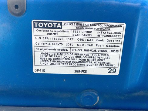 Used 2017 Toyota Tacoma TRD Sport w/ Tow Package RWD image 18