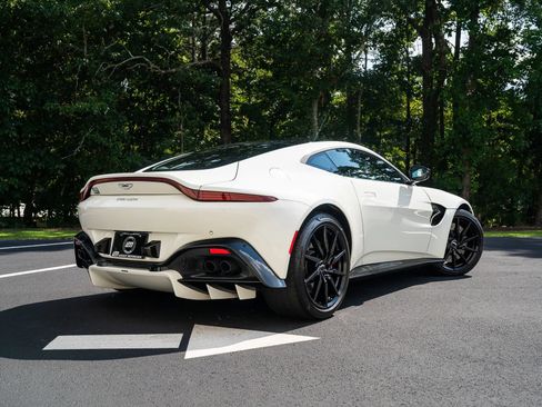 Used 2019 Aston Martin V8 Vantage Coupe RWD image 3