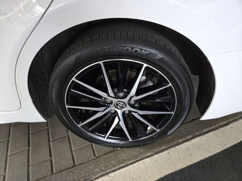 Used 2024 Toyota Camry SE w/ Cold Weather Package image 9