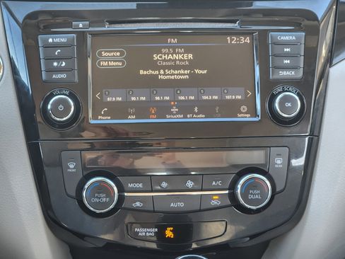 Used 2019 Nissan Rogue Sport SV image 25