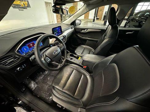 Used 2021 Ford Escape SEL w/ Technology Package image 11