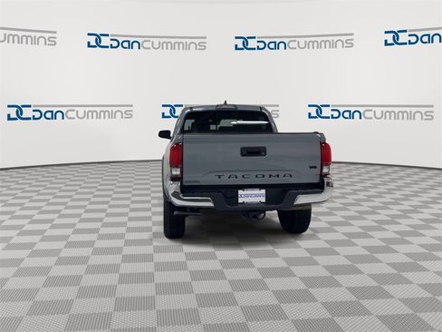 Used 2019 Toyota Tacoma TRD Off-Road image 7