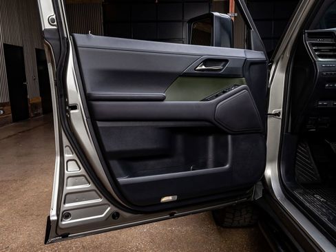 Used 2025 Lexus GX 550 image 32