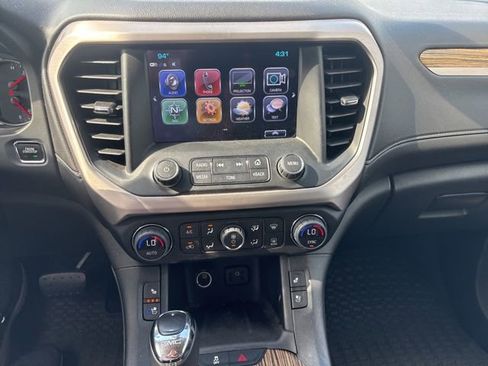 Used 2019 GMC Acadia Denali w/ Technology Package FWD image 15