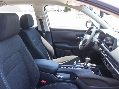 Certified 2025 Honda HR-V LX image 17