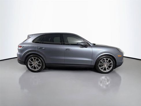 Certified 2026 Porsche Cayenne AWD/4WD image 8
