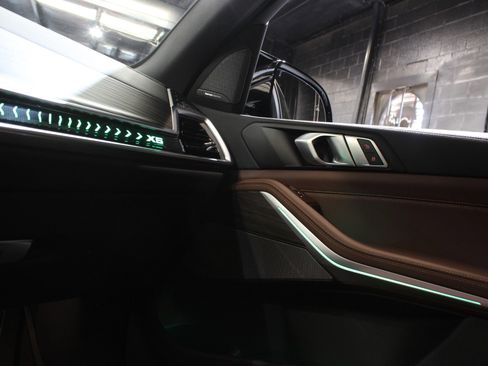 Used 2025 BMW X5 xDrive40i w/ M Sport Package image 77