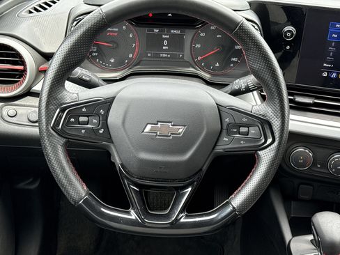Used 2024 Chevrolet Trax RS w/ Driver Confidence Package FWD image 18