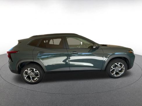 Used 2025 Chevrolet Trax LT image 16