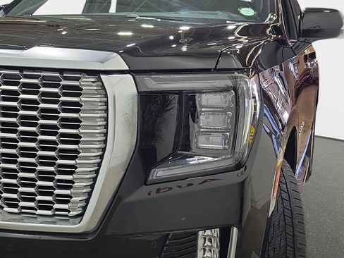 Used 2024 GMC Yukon Denali w/ Advanced Technology Package AWD/4WD image 33