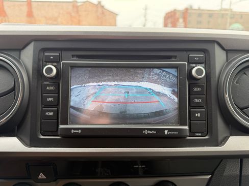 Used 2018 Toyota Tacoma SR5 image 11