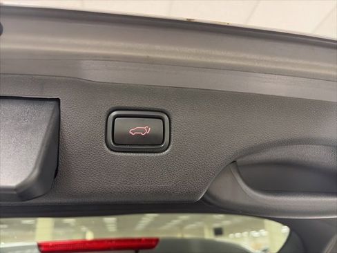 Used 2019 Kia Sorento SX image 12