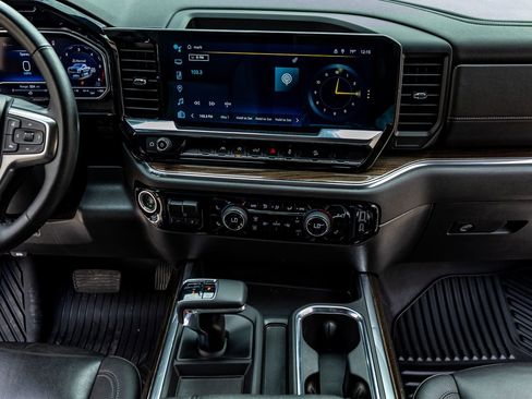 Used 2024 Chevrolet Silverado 1500 LT Trail Boss w/ Convenience Package II image 24