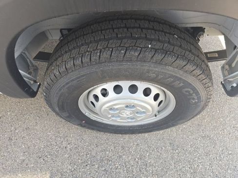 Used 2025 RAM ProMaster 1500 w/ Safety Group FWD image 15