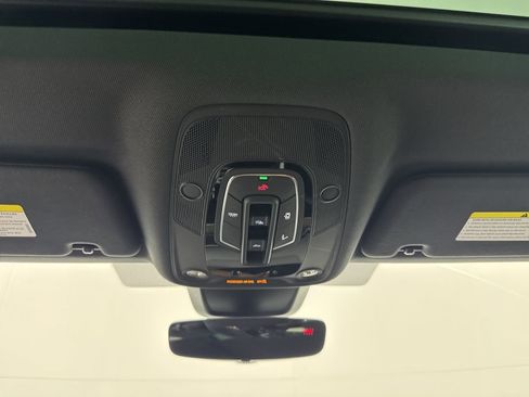 Used 2023 Audi e-tron Premium Plus w/ Premium Plus Package AWD/4WD image 14