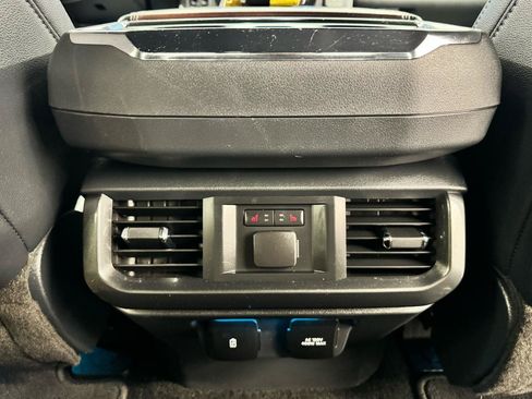 Used 2021 Ford F150 Lariat w/ Equipment Group 502A High AWD/4WD image 18