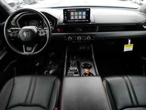 Certified 2025 Honda Pilot TrailSport image 10