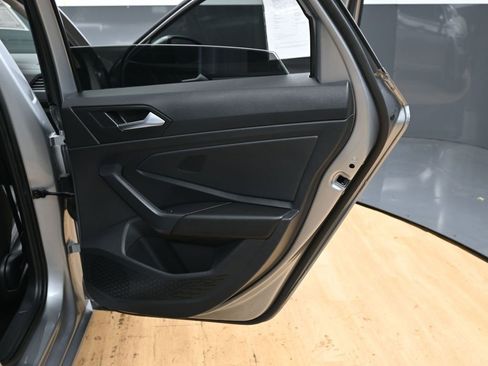 Used 2023 Volkswagen Jetta SE w/ Panoramic Sunroof Package image 36