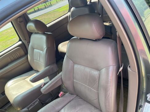 Used 1999 Toyota Sienna LE image 8
