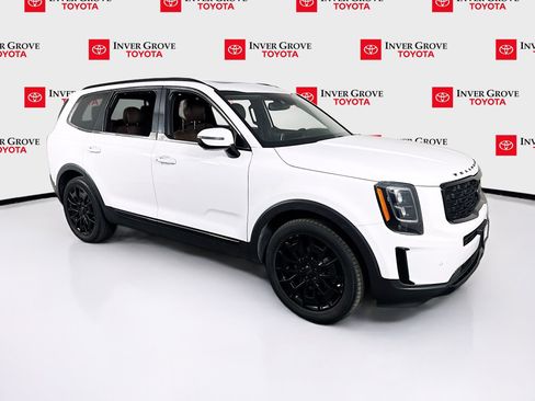 Used 2021 Kia Telluride SX w/ SX Prestige Package AWD/4WD image 3