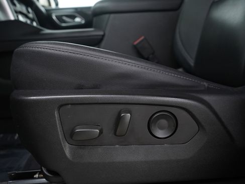 Used 2022 Chevrolet Suburban LT w/ Luxury Package image 26