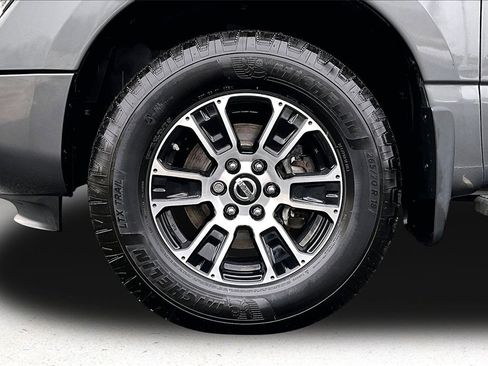 Used 2020 Nissan Titan SV w/ SV Convenience Package image 33