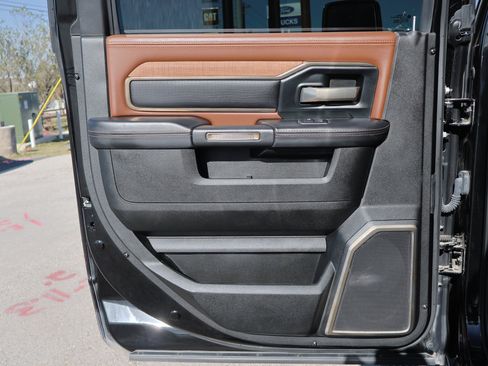 Used 2024 RAM 2500 Limited w/ Towing Technology Group image 22