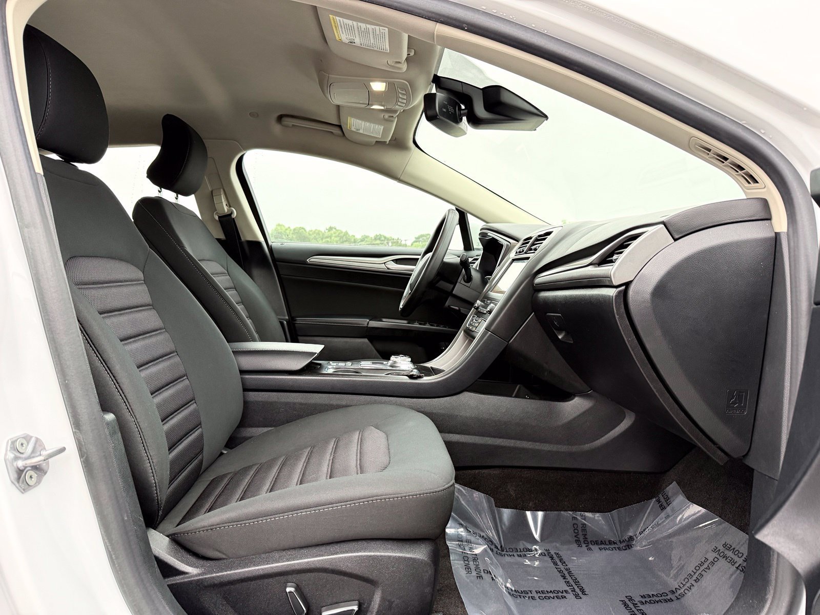 Used 2019 Ford Fusion SE FWD image 19