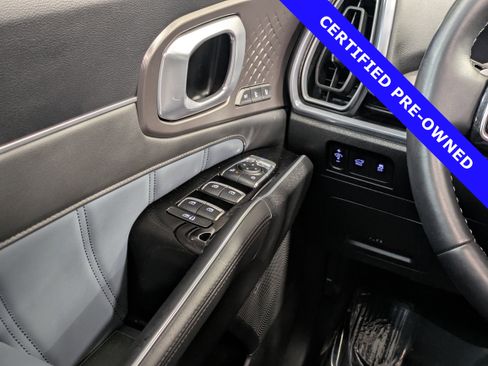 Used 2025 Kia Sorento SX Prestige image 23