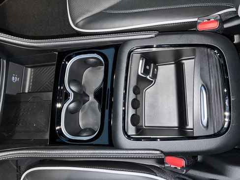 New 2026 Chrysler Pacifica Limited w/ Trailer Tow Group image 27