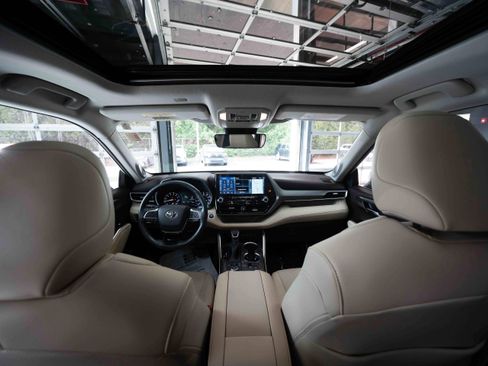 Used 2020 Toyota Highlander Limited AWD/4WD image 19
