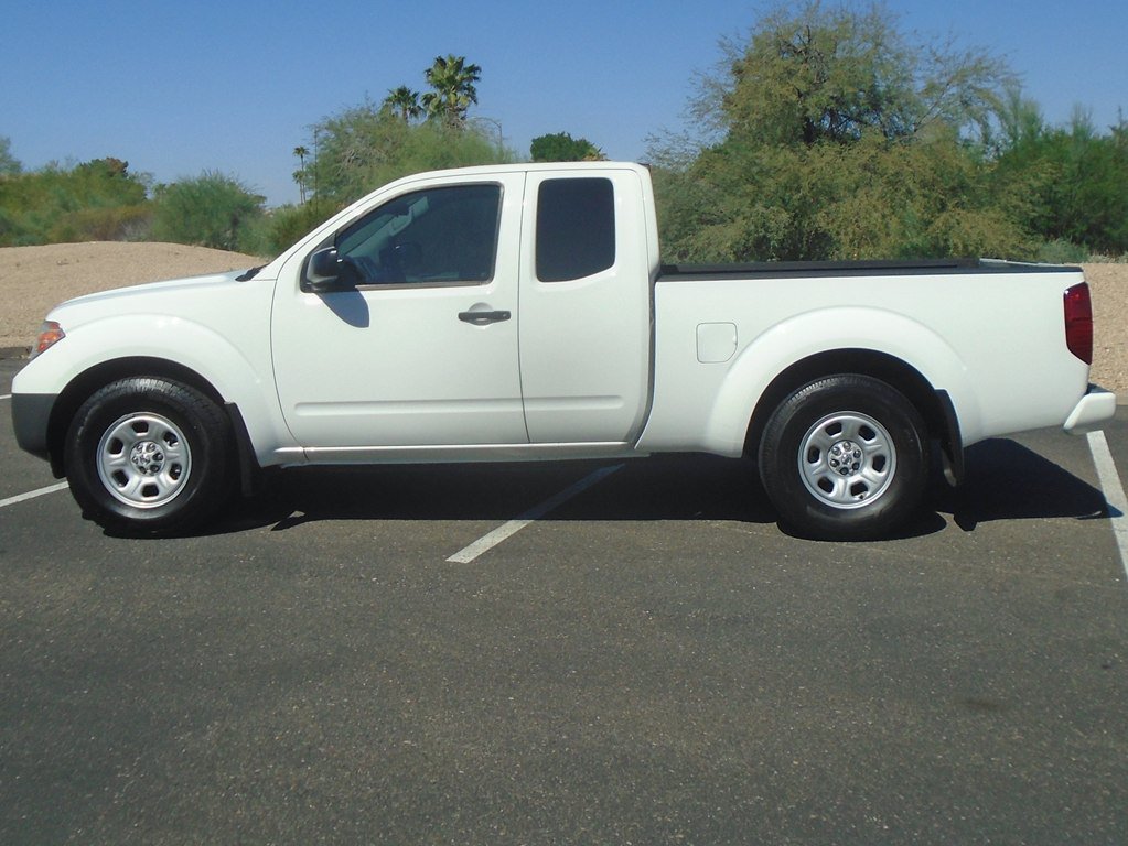 Used 2020 Nissan Frontier S RWD image 2