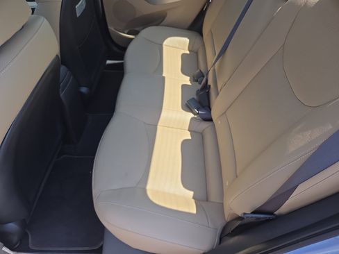 Used 2012 Hyundai Elantra Limited FWD image 19