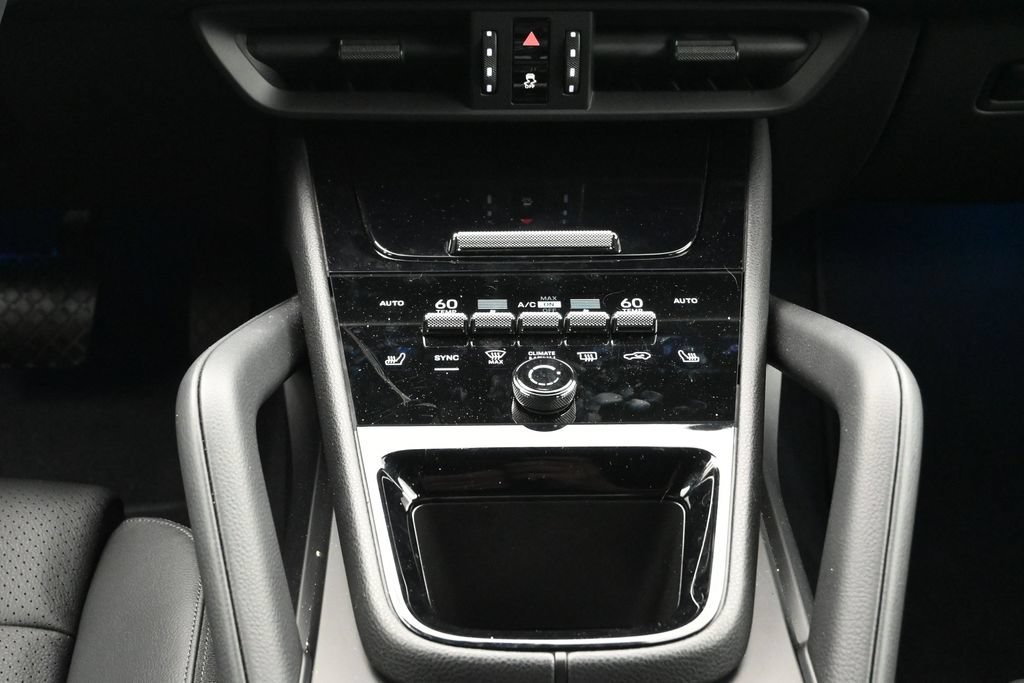 Certified 2026 Porsche Cayenne AWD/4WD image 22