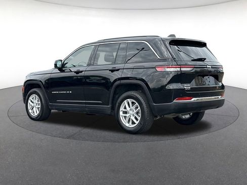 Certified 2025 Jeep Grand Cherokee Laredo X w/ Trailer Tow Package AWD/4WD image 3