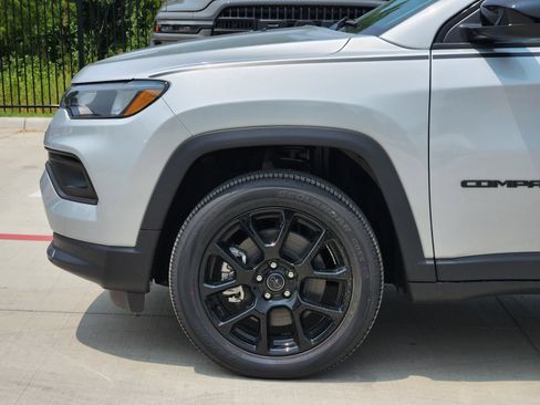 New 2026 Jeep Compass Latitude AWD/4WD image 9