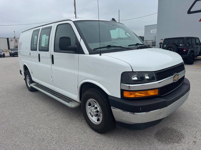 Used 2024 Chevrolet Express 2500 w/ Driver Convenience Package RWD image 7