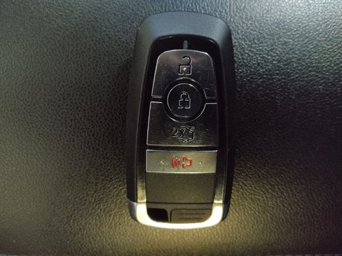 Used 2022 Ford Escape SE FWD image 32