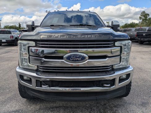 Used 2017 Ford F350 Lariat w/ Chrome Package image 9