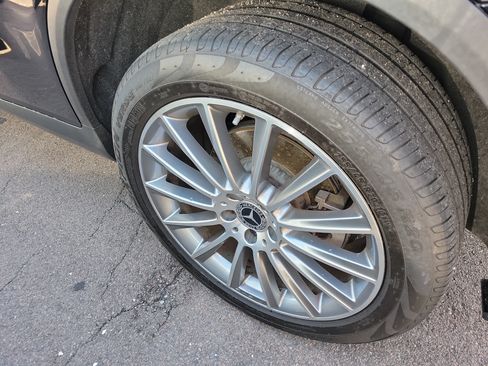 Used 2021 Mercedes-Benz GLC 300 image 5