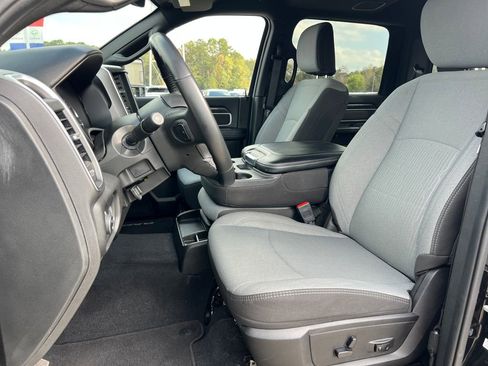 Used 2024 RAM 2500 Big Horn w/ Bed Utility Group image 9