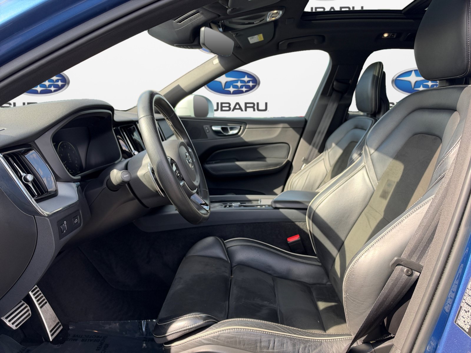 Used 2018 Volvo XC60 T6 R-Design w/ Convenience Package AWD/4WD image 11
