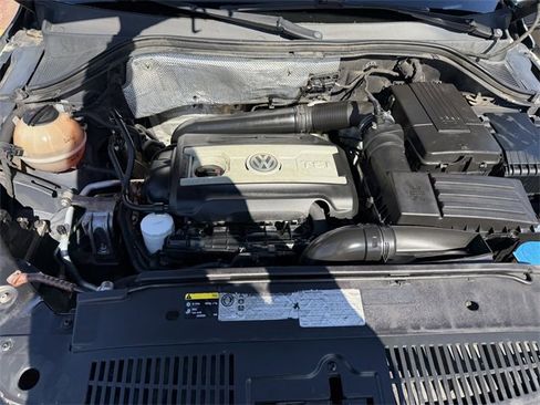 Used 2013 Volkswagen Tiguan S image 23